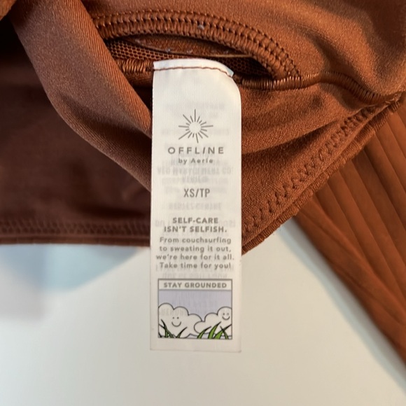 Offline women's XS Burnt Orange, ribbed, long-sleeve crop top w/ square neckline - Picture 4 of 7